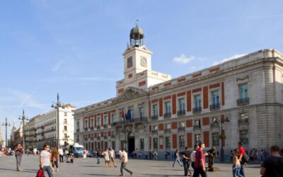 A LOS MADRILEÑOS Y A LOS DE FUERA